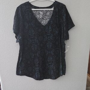 Torrid Black and Blue Patterned Short Sleeve Top
